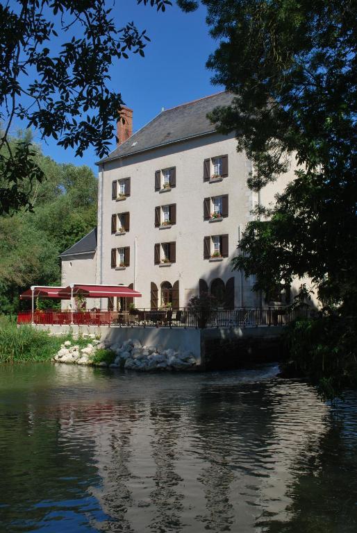 Logis Le Moulin Fleuri Hotell Veigné Exteriör bild